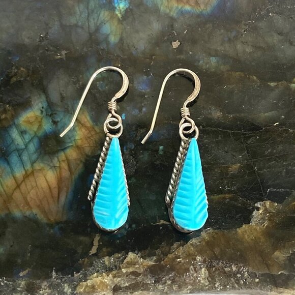 Sterling Silver 925 Dainty Southwest Style Carved Blue Leaf Dangle Earrings - Picture 3 of 16